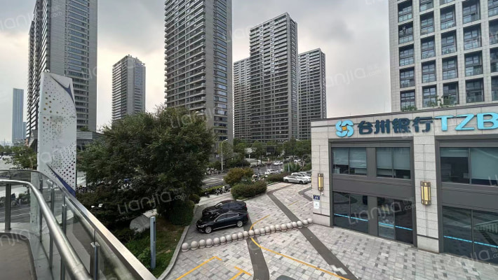 保利天汇外景图