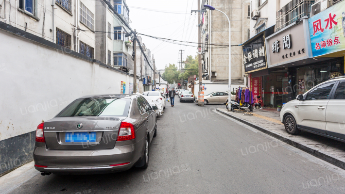 小园弄散盘外景图