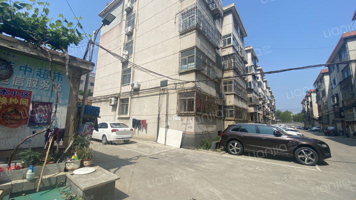 莱中小区外景图