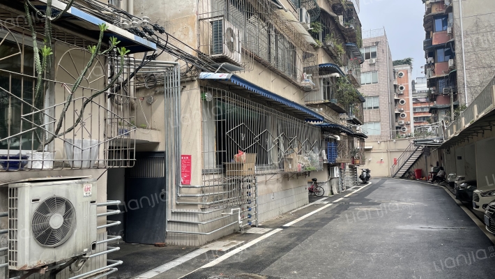 外经委单位房外景图