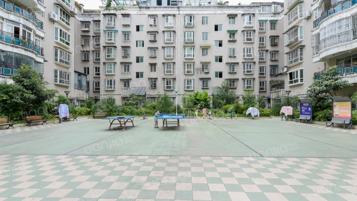 博士花园外景图