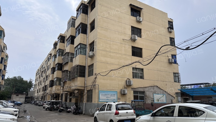 药厂家属院外景图