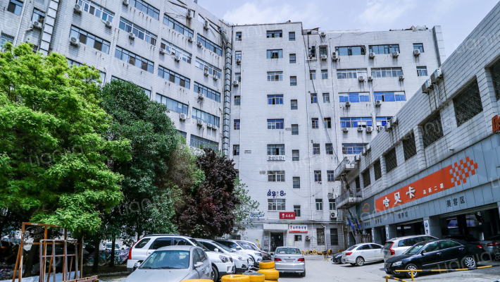 兴业大厦外景图