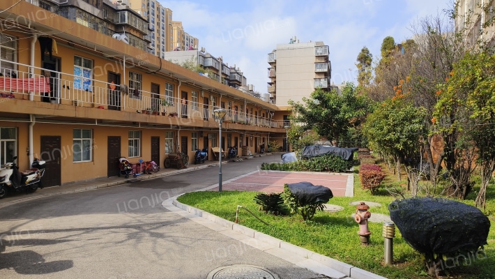 云南财经大学西区外景图