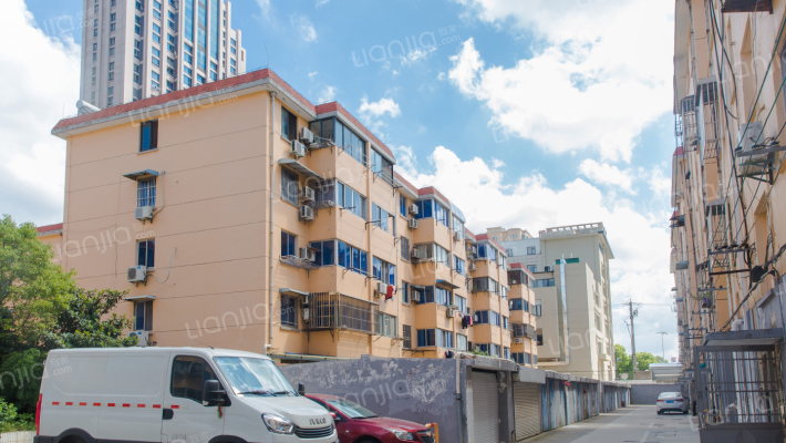 开发新村南苑外景图