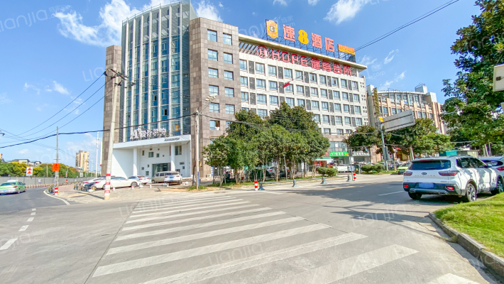 鲲鹏国际广场外景图