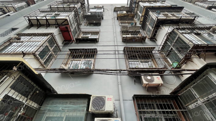 劳动路51号院外景图