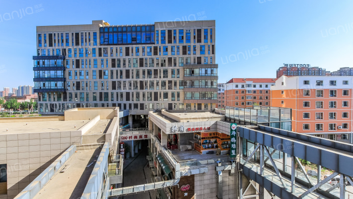 复地嘉年华外景图