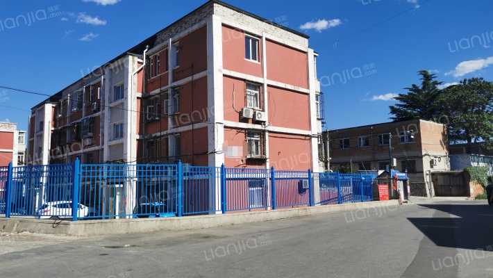 东风南里外景图