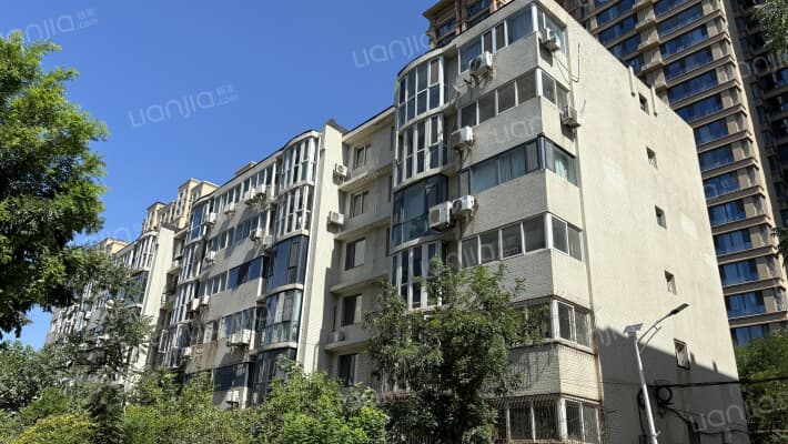 液化气宿舍外景图