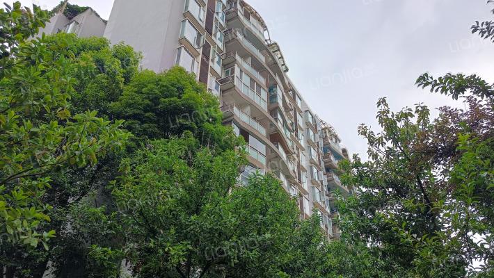 六菱小区外景图