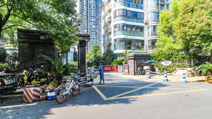 假日花园外景图