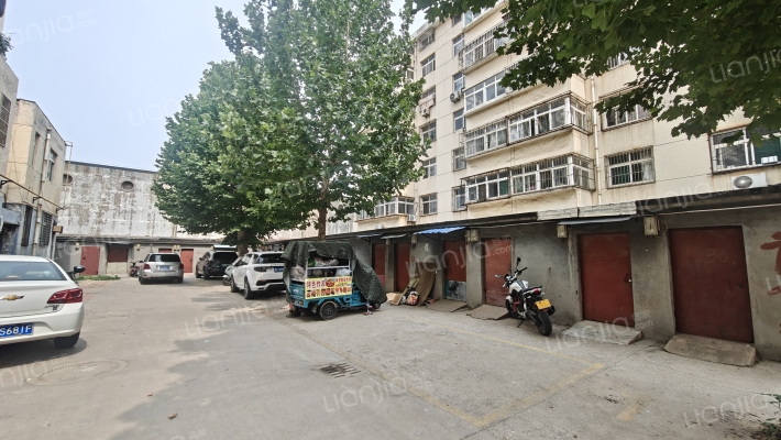 银都大厦外景图