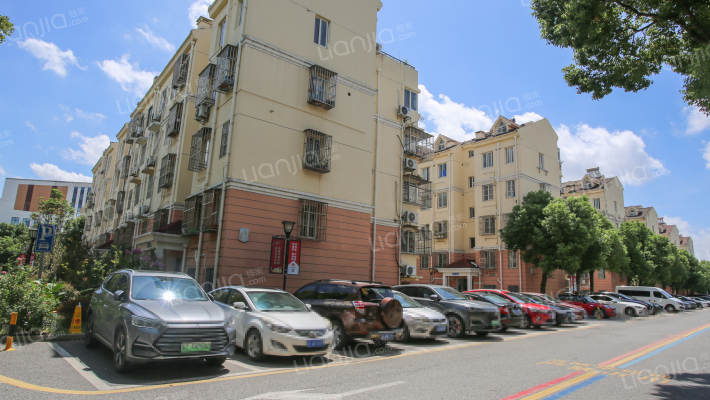 泾园新村南区外景图