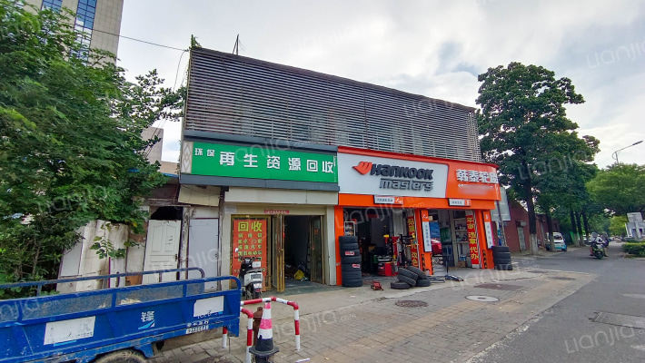 常胜小学住宅楼外景图