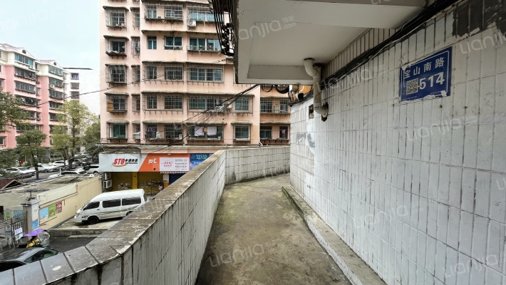 宝山南路514号外景图