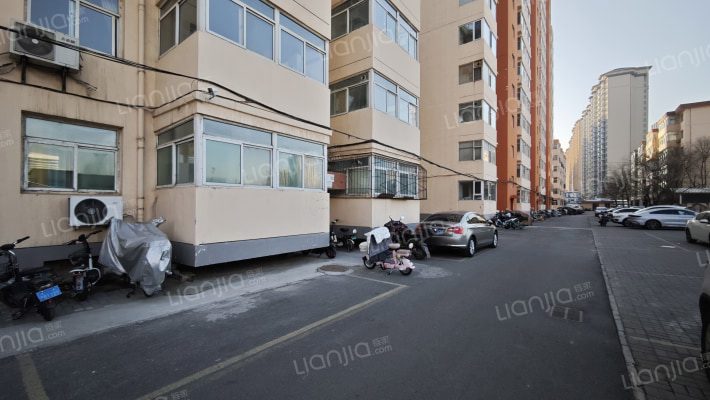 光辉小区外景图