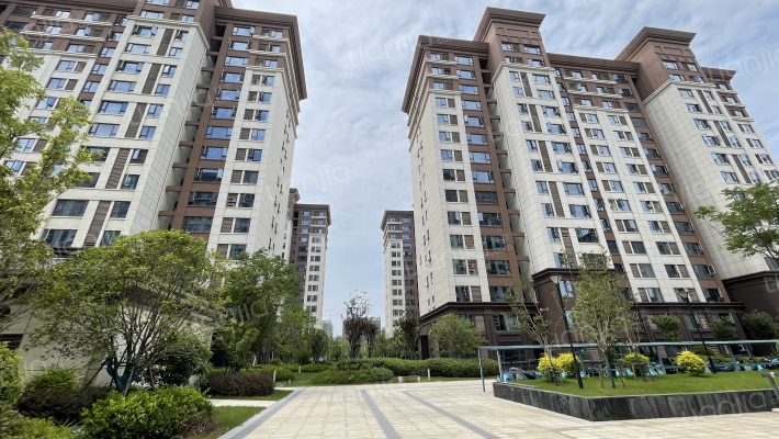 汉江水畔文萃府外景图