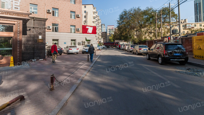 蓝天嘉园B区外景图