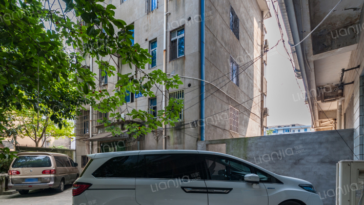 雅致小苑外景图