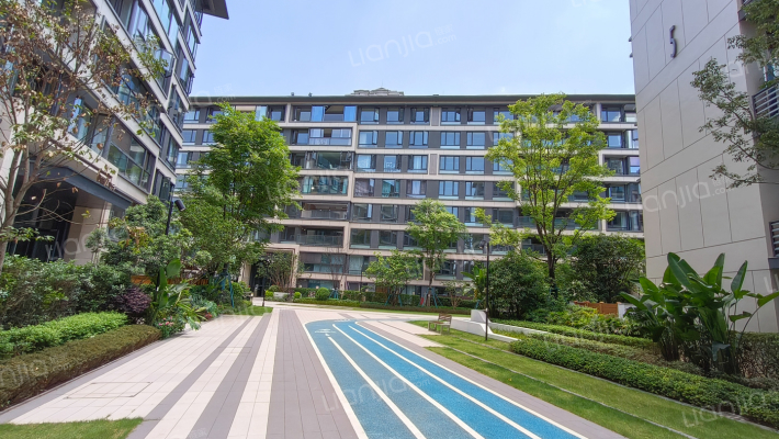 金辉云缦长滩外景图