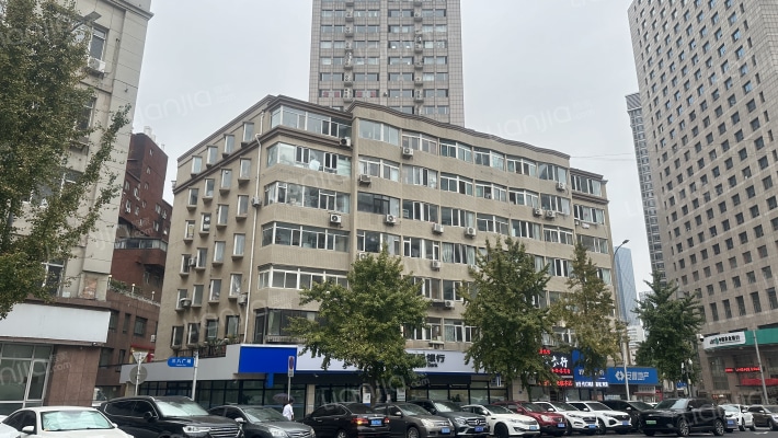 39中三八广场外景图