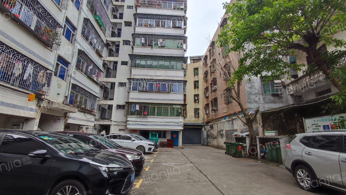 琼药家园外景图