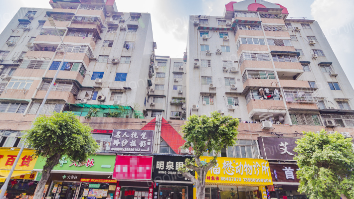 华德大厦外景图