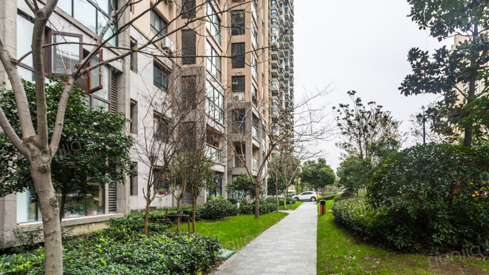 华邦中央花园外景图