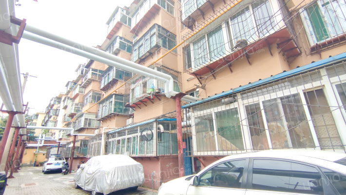 英雄山路140号外景图