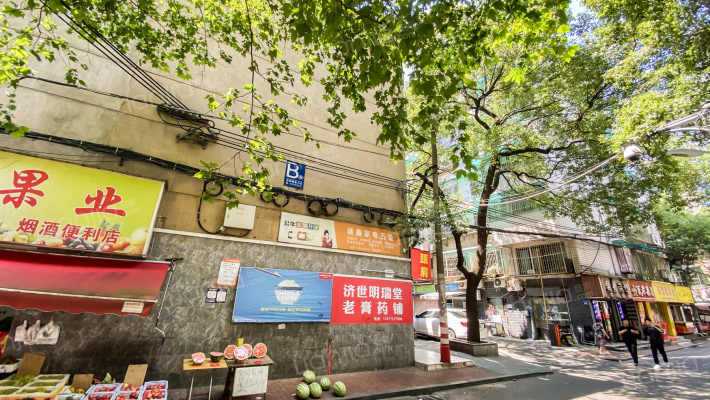 长钢宿舍楼外景图