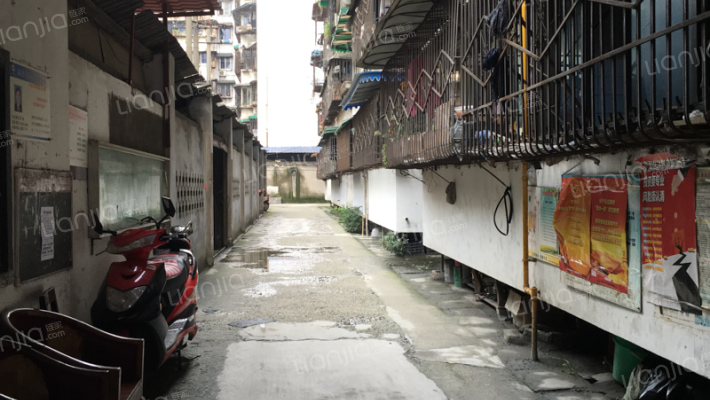 抚琴西路210号外景图