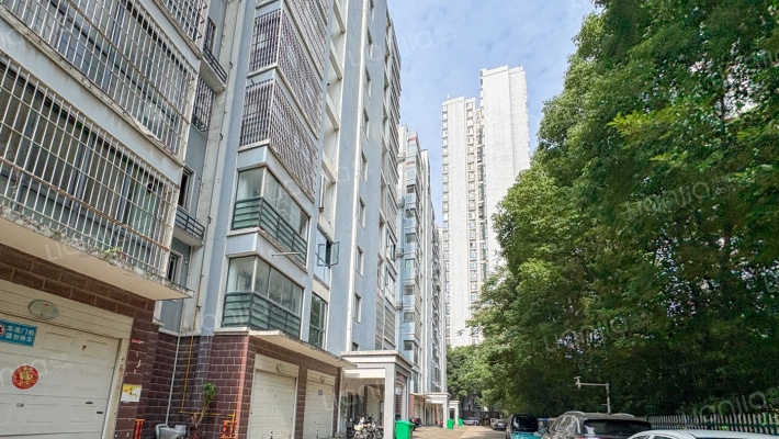 广安小区外景图