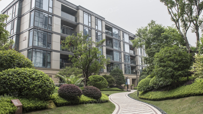 滨江凯旋门外景图