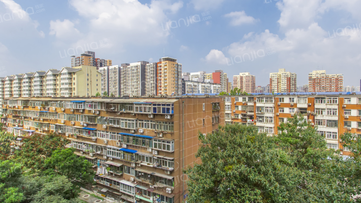 红莲南里外景图