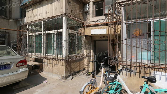 鞋城宿舍外景图