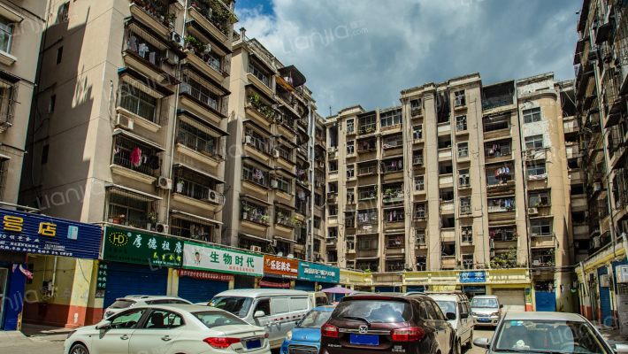 长征花园外景图