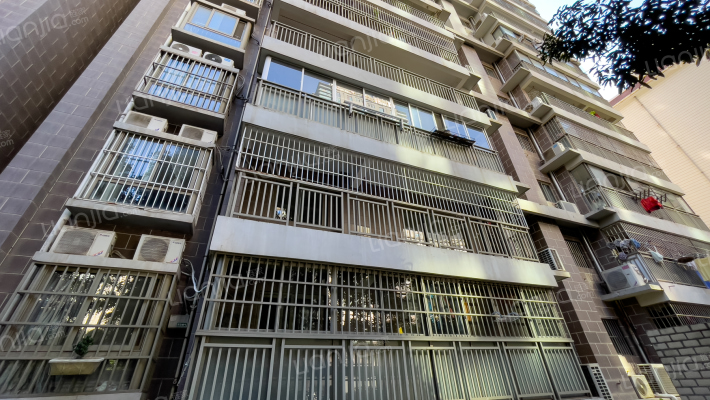 发展大厦东楼住宅楼外景图