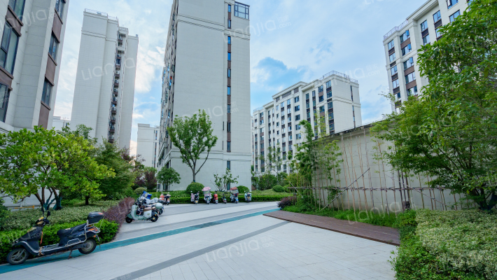 万和宸章府外景图