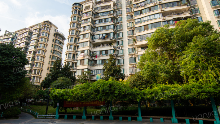 光辉岁月公寓外景图