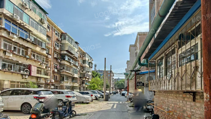 西湖村大街外景图