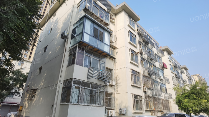 化机宿舍外景图