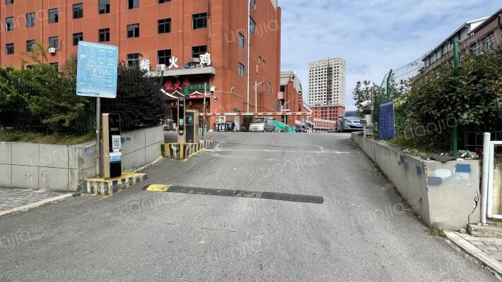 贵阳国际汽配城外景图