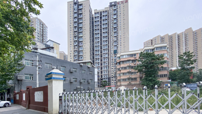 永松路交通运输局家属院外景图