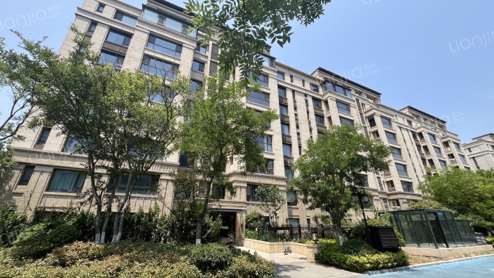 中海御湖外景图