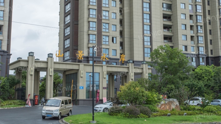 山景水岸外景图