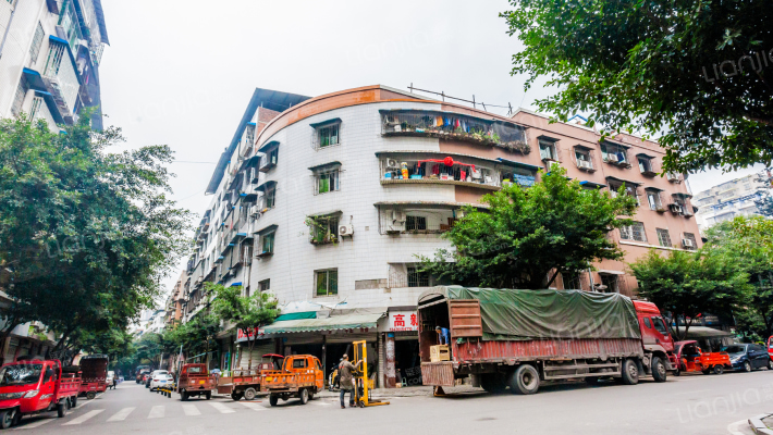 皮鞋城一路37号外景图