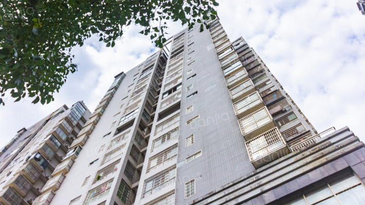 鸿宇广场外景图