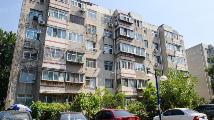 二化四生活区外景图