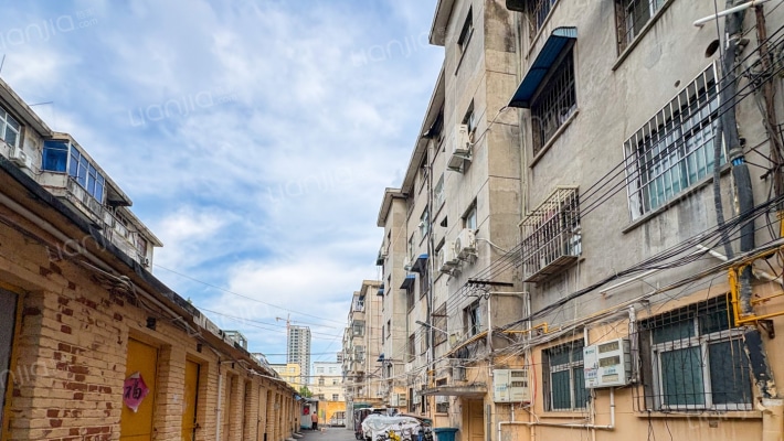 建行家属院外景图